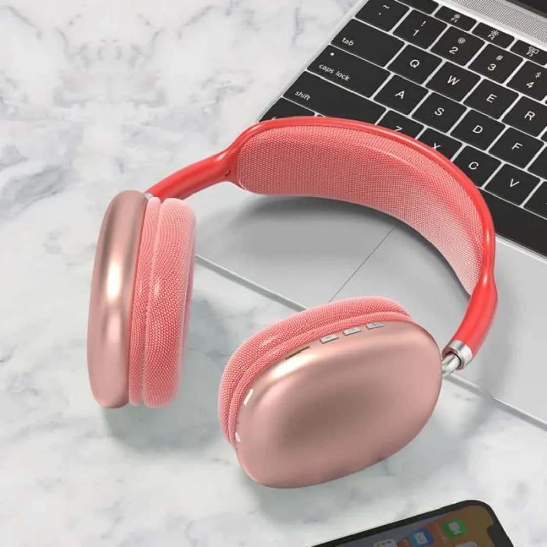 Auriculares P9 Pro Max color rojo usados durante actividad deportiva