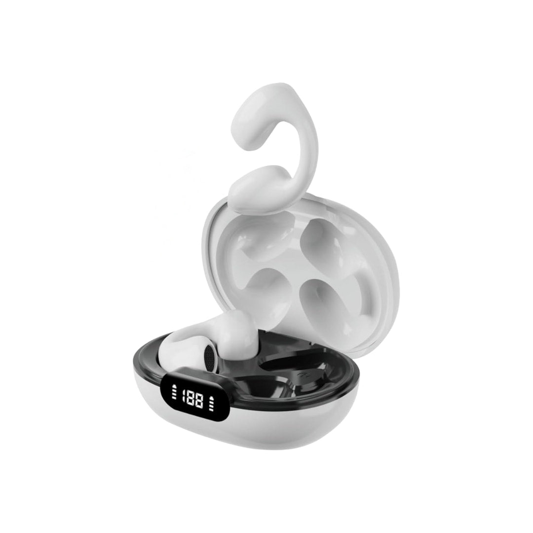 Detalle del puerto USB‑C y botón multifunción en auricular Bluetooth