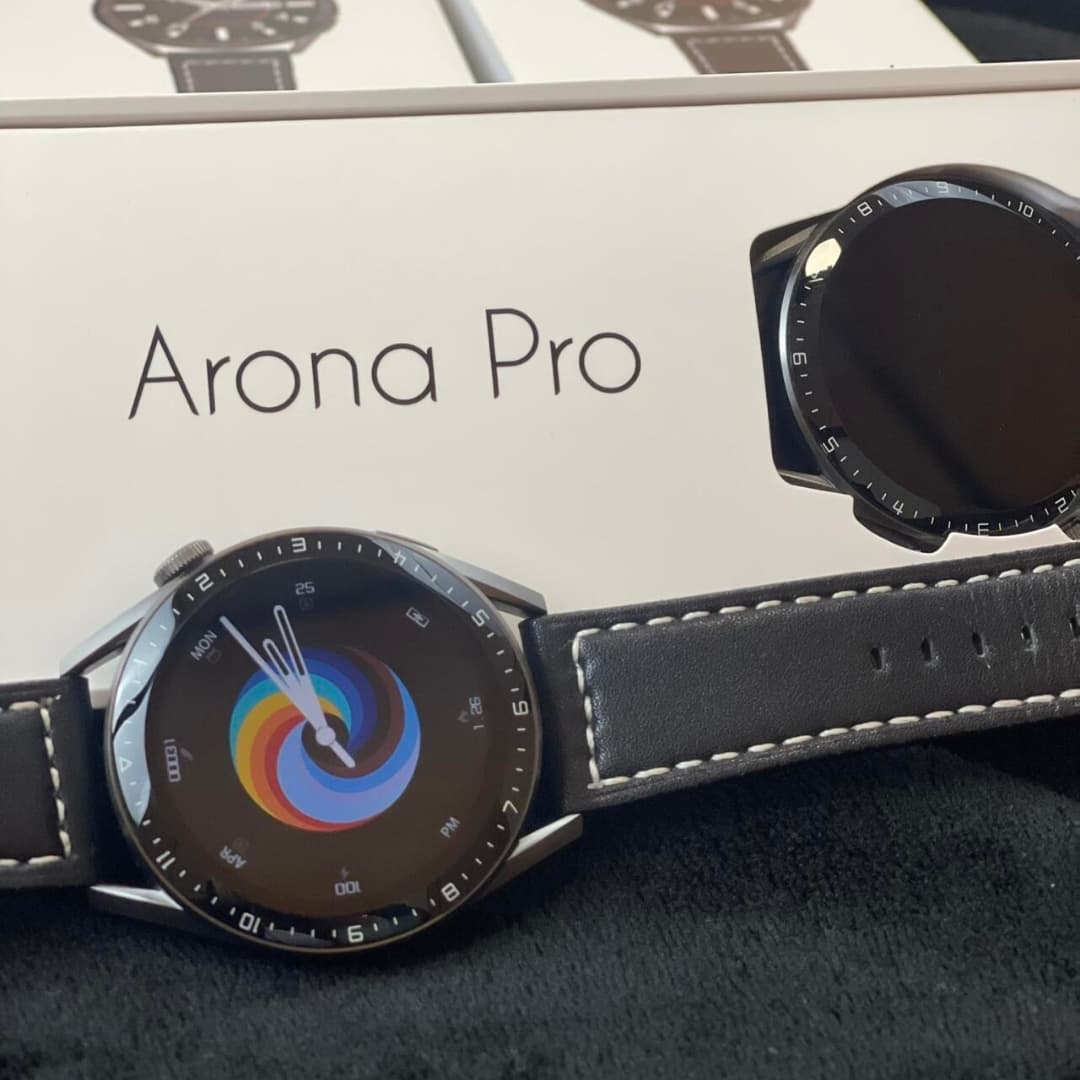 Vista lateral del Smartwatch Pro mostrando su diseño elegante y moderno