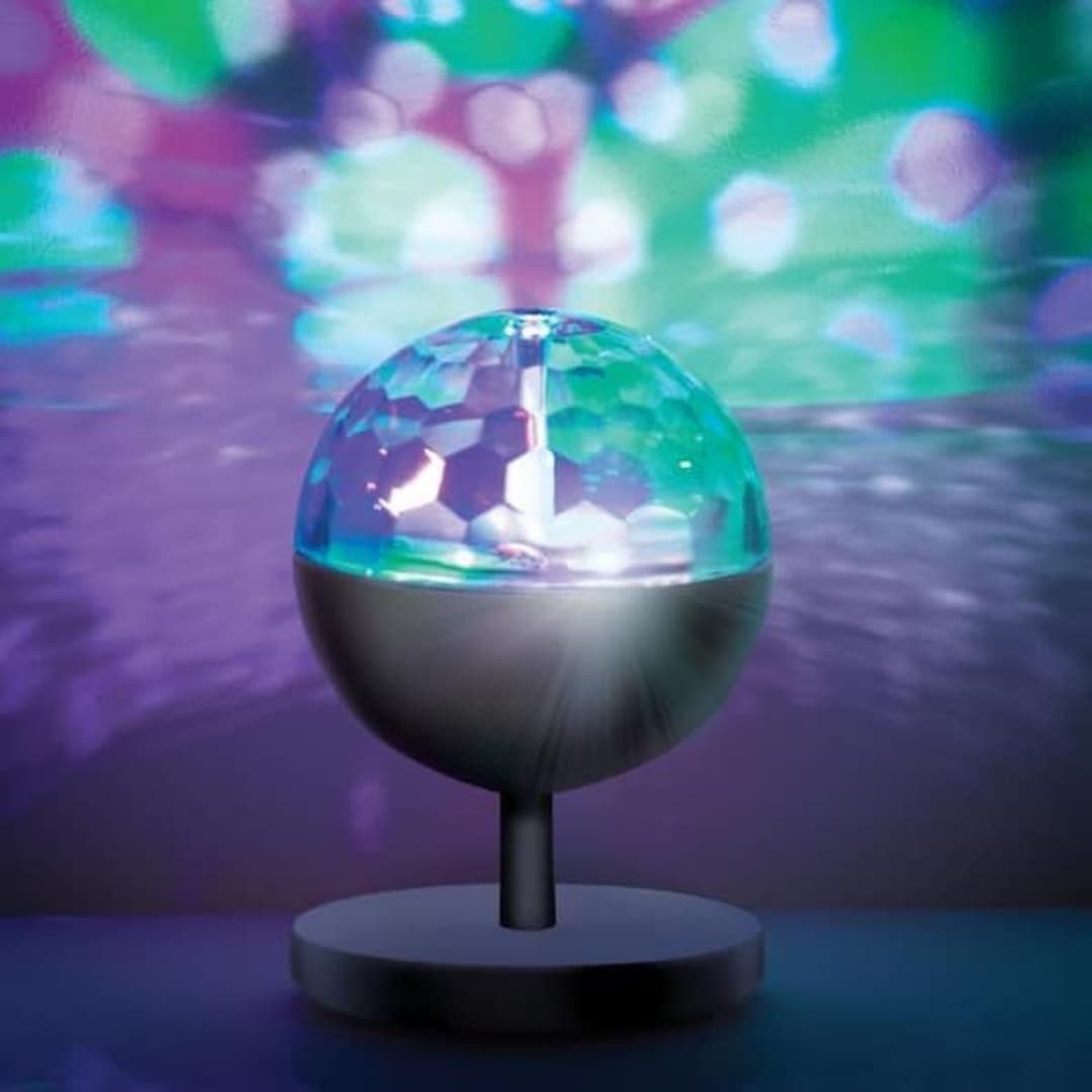 Altavoz LED multifunción con entrada USB, ranura para tarjeta TF y control remoto incluido