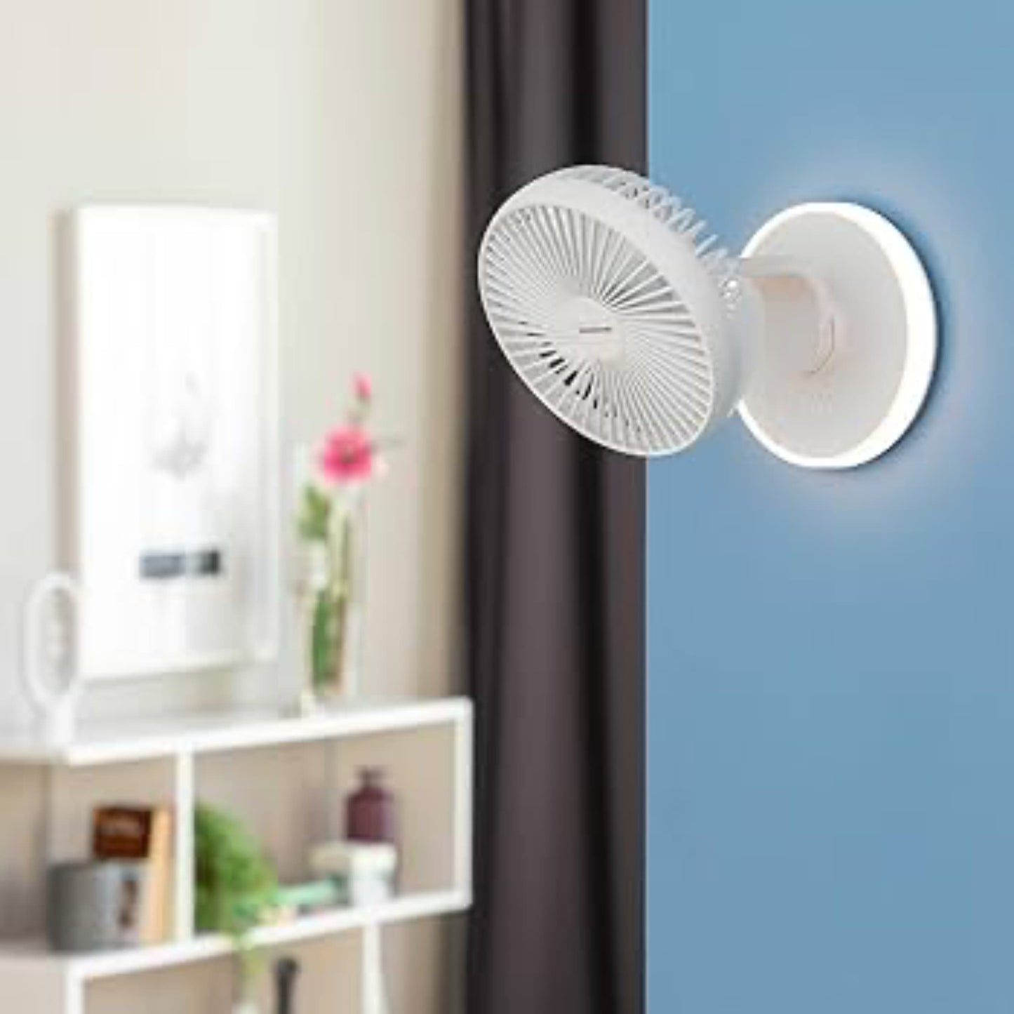 Luz LED integrada con 3 niveles de intensidad para iluminación auxiliar.