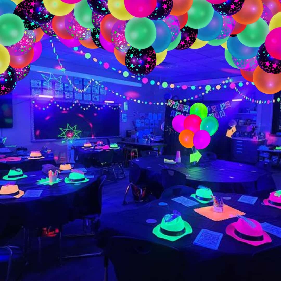 Globos LumiStars flotando con helio creando ambiente mágico en boda