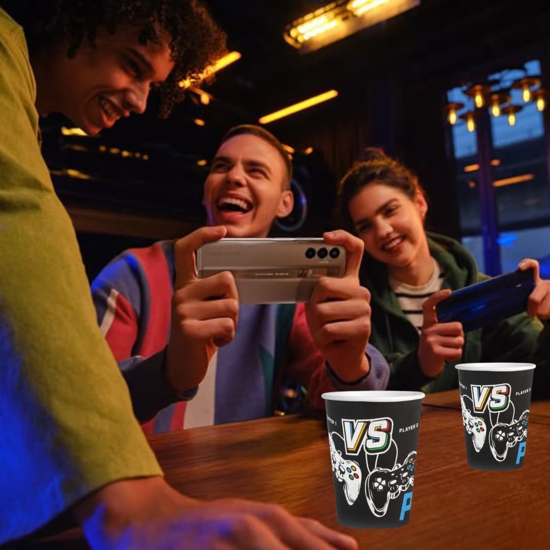 Vasos gamer con diseño moderno y ecológico, combinables con platos y servilletas temáticas