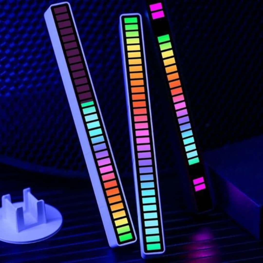 Barra LED rítmica mostrando combinación de colores en modo dinámico