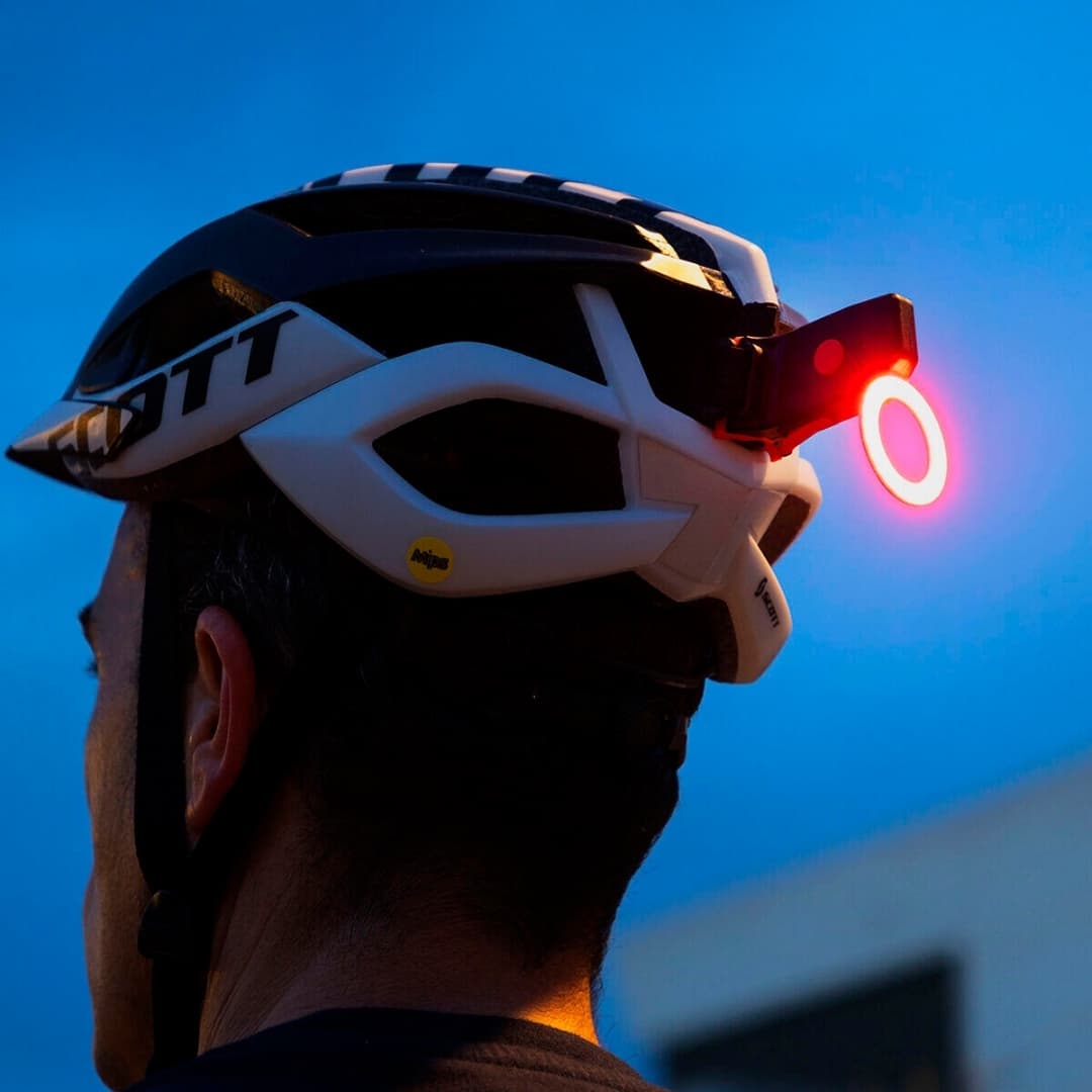 Luz trasera LED para bicicleta con intensidad de 10 lúmenes y múltiples modos de parpadeo