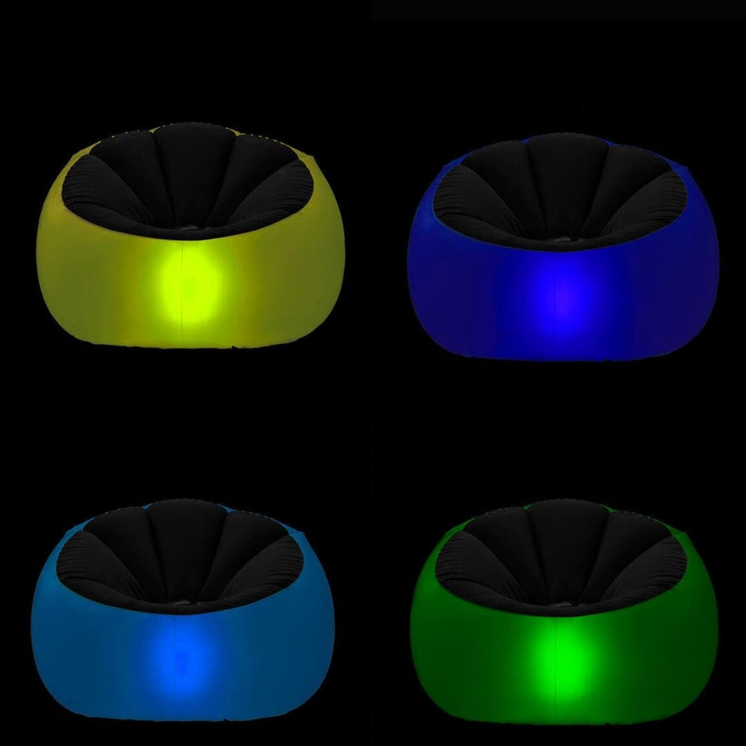 Sillón hinchable LED en interior moderno con iluminación ambiental