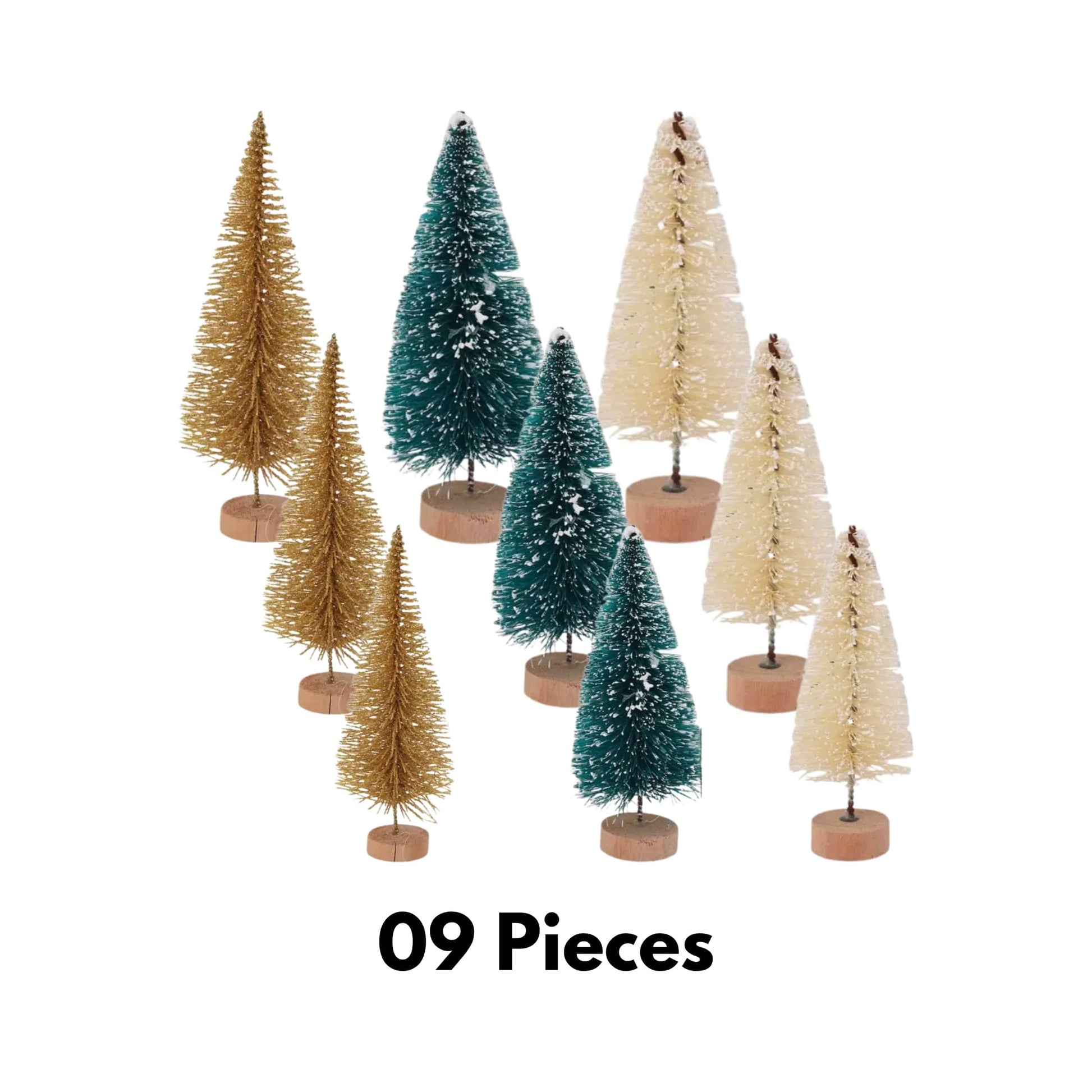 Set de 9 mini árboles navideños blancos, azules y dorados sobre mesa festiva