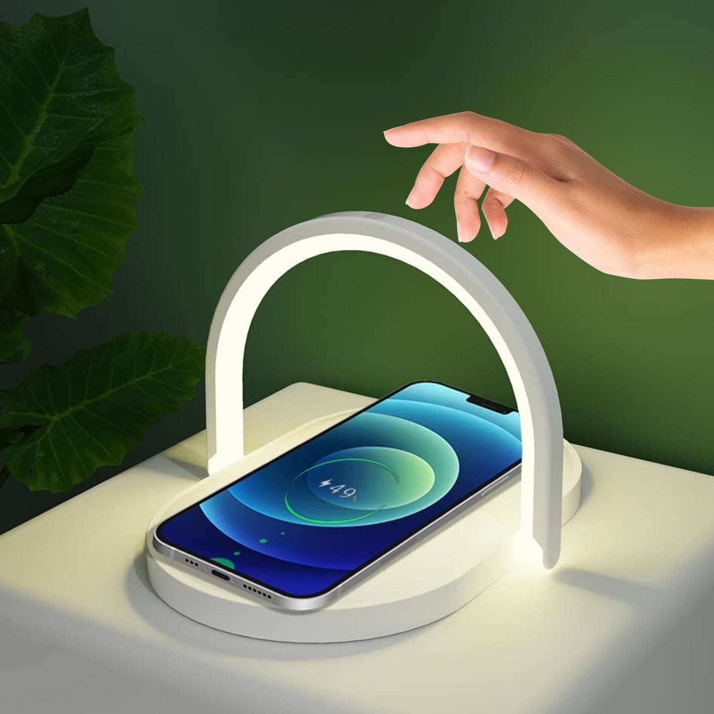 Vista trasera destacando puertos de conexión y diseño compacto.