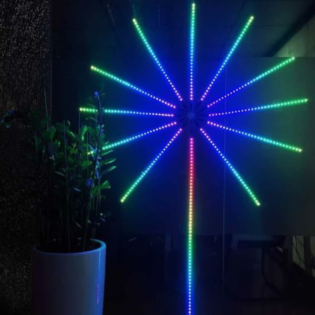 Animación de fuegos artificiales LED sincronizada con música mediante app