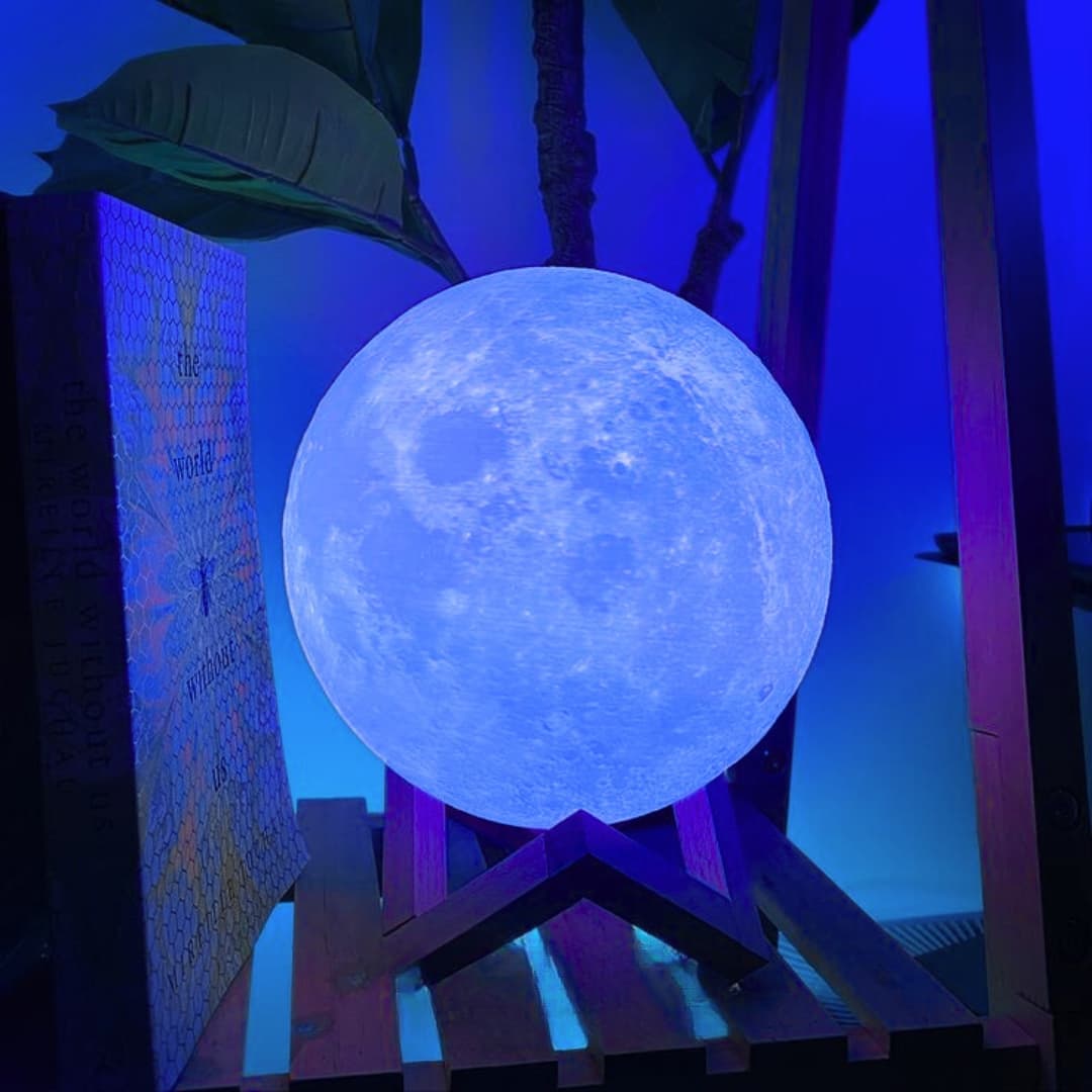 Vista superior de la lámpara lunar con relieve 3D y luz LED suave
