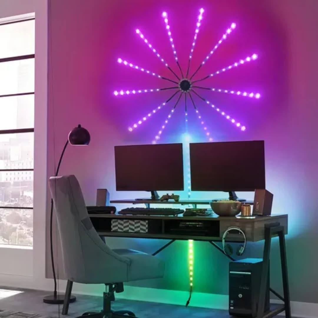 Vista lateral de la tira LED RGB flexible conectada a powerbank USB