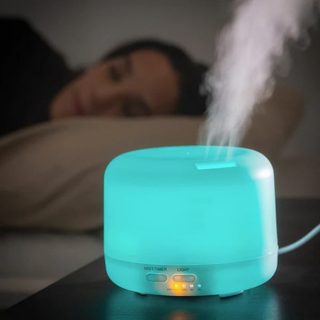 Humidificador LED RGB con 15 modos de luz: 14 colores fijos y 1 dinámico