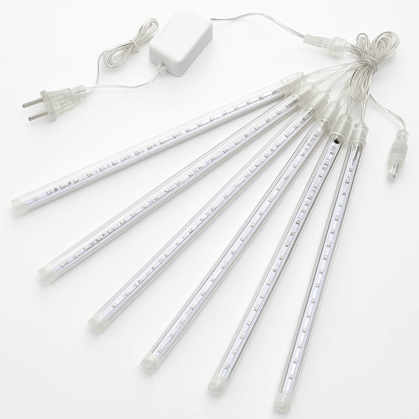 Guirnalda de luces LED tipo cascada vista general sobre fondo blanco, ideal para decoración de exteriores.