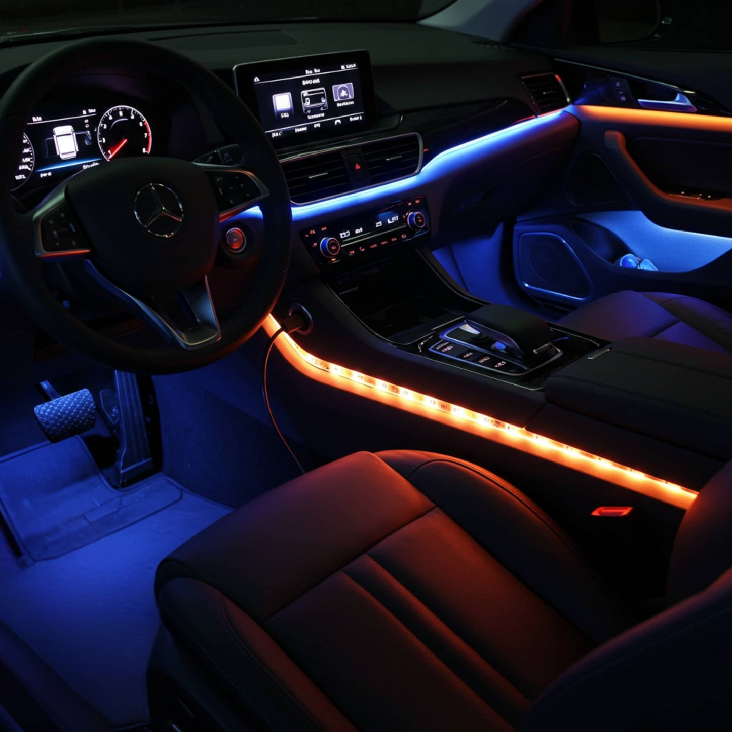 Tira de luces LED RGB instalada en el interior de un coche, con efecto visual nocturno.