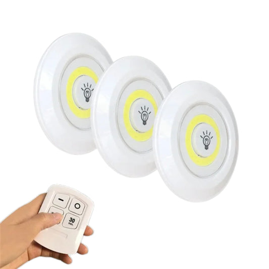 Luz LED recargable con control remoto, ideal para interiores sin instalación eléctrica.