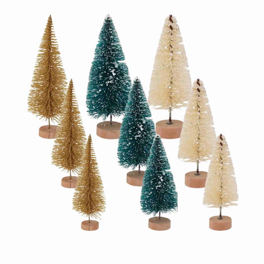 Set de mini árboles decorativos de Navidad en colores blanco, azul y dorado, ideales para belenes, vitrinas y mesas