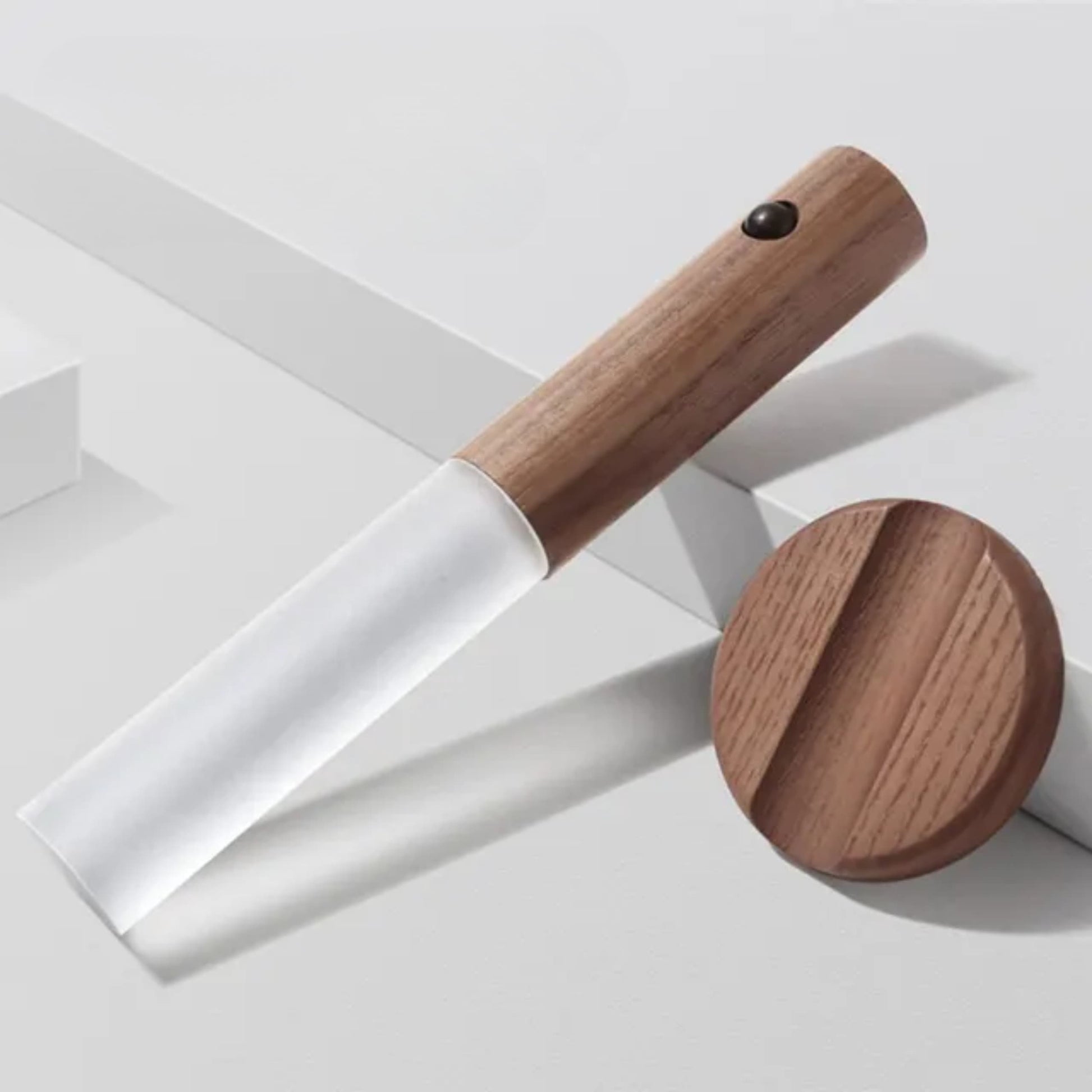 Sensor inteligente que se activa solo en condiciones de poca luz.