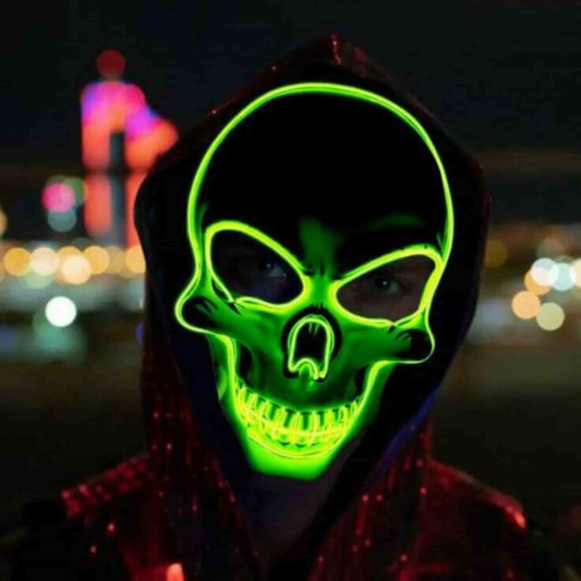 Máscara LED calavera LumiSkull Xtreme en color VERDE brillante, perfecta para destacar en raves y festivales nocturnos