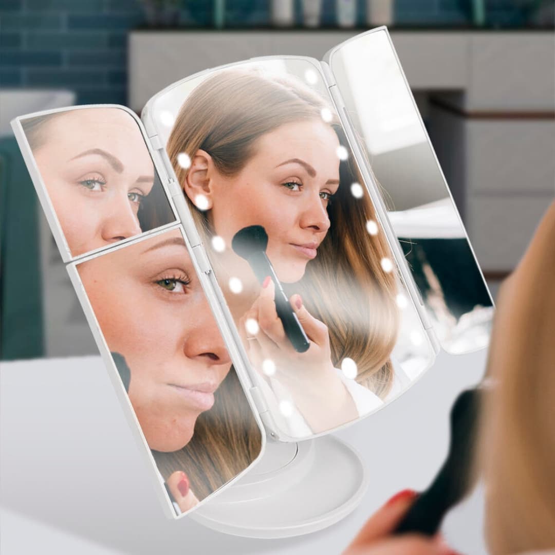 Espejo de maquillaje LED completamente cerrado, mostrando su diseño compacto y portátil.