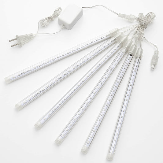 Guirnalda de luces LED tipo cascada vista general sobre fondo blanco, ideal para decoración de exteriores.