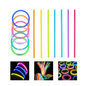 Pack GlowMaster Pro con 500 pulseras luminosas multicolor y conectores, presentado en caja sobre fondo blanco