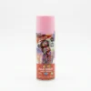 la-fiesta-color-hair-spray-rosa.webp Una lata de spray de color para el cabello "La Fiesta" en tono rosa, con tapa rosa y una ilustración de una modelo con cabello multicolor sobre un fondo blanco limpio.