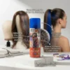Beneficios de la Laca de Color Azul Profesional Infografía de spray azul para el cabello mostrando resultados de salón en casa, fórmula sin residuos y mechas azules en pelo castaño.